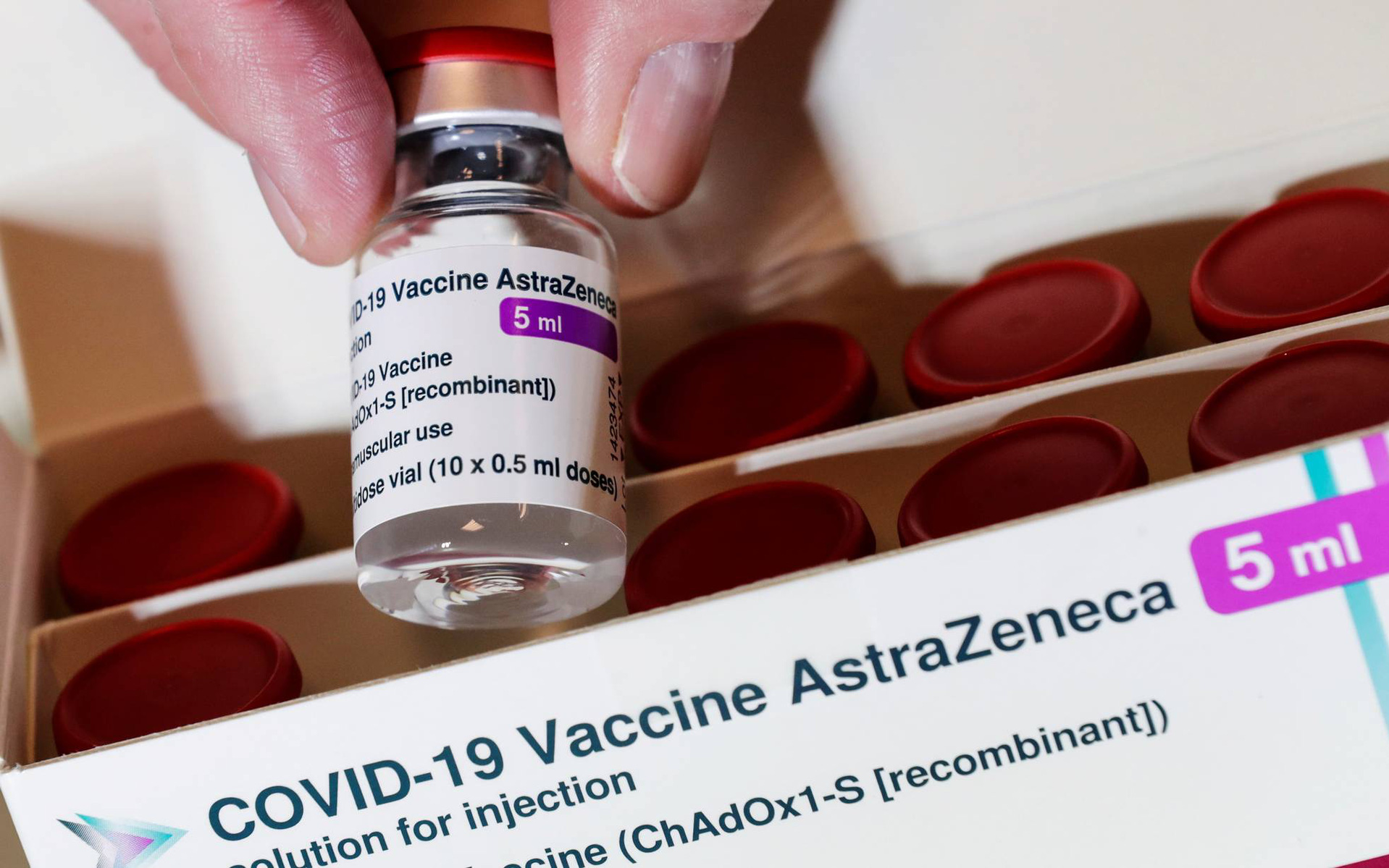 Việt Nam mua thêm 25 triệu liều vaccine phòng COVID-19 của AstraZeneca