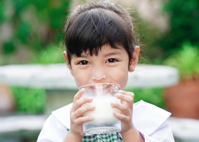 Chuyên gia dinh dưỡng hướng dẫn cách sử dụng sữa, sữa chua, phô mai cho từng độ tuổi - Ảnh 8.