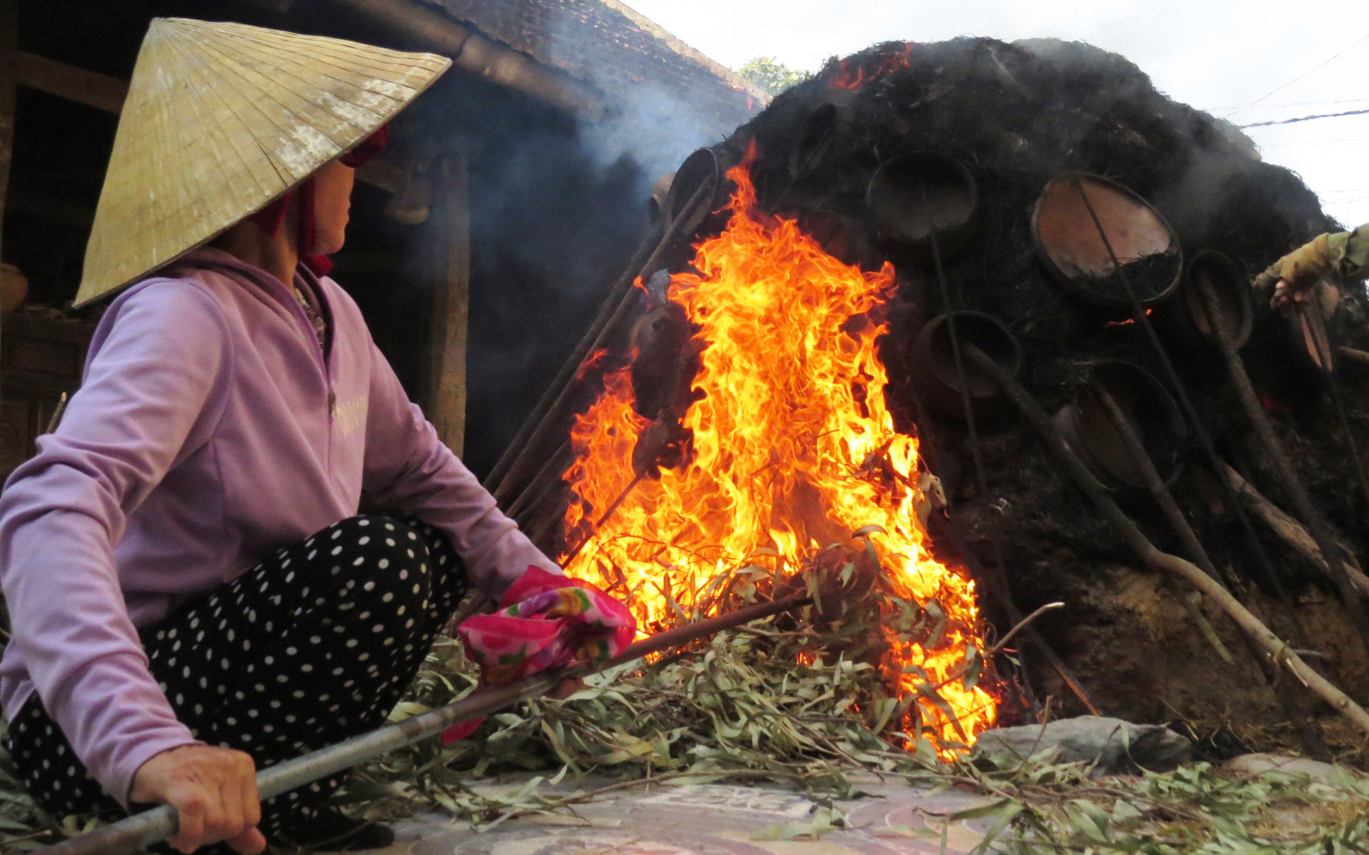 Làng nồi đất xứ Nghệ "đỏ lò" đón Tết