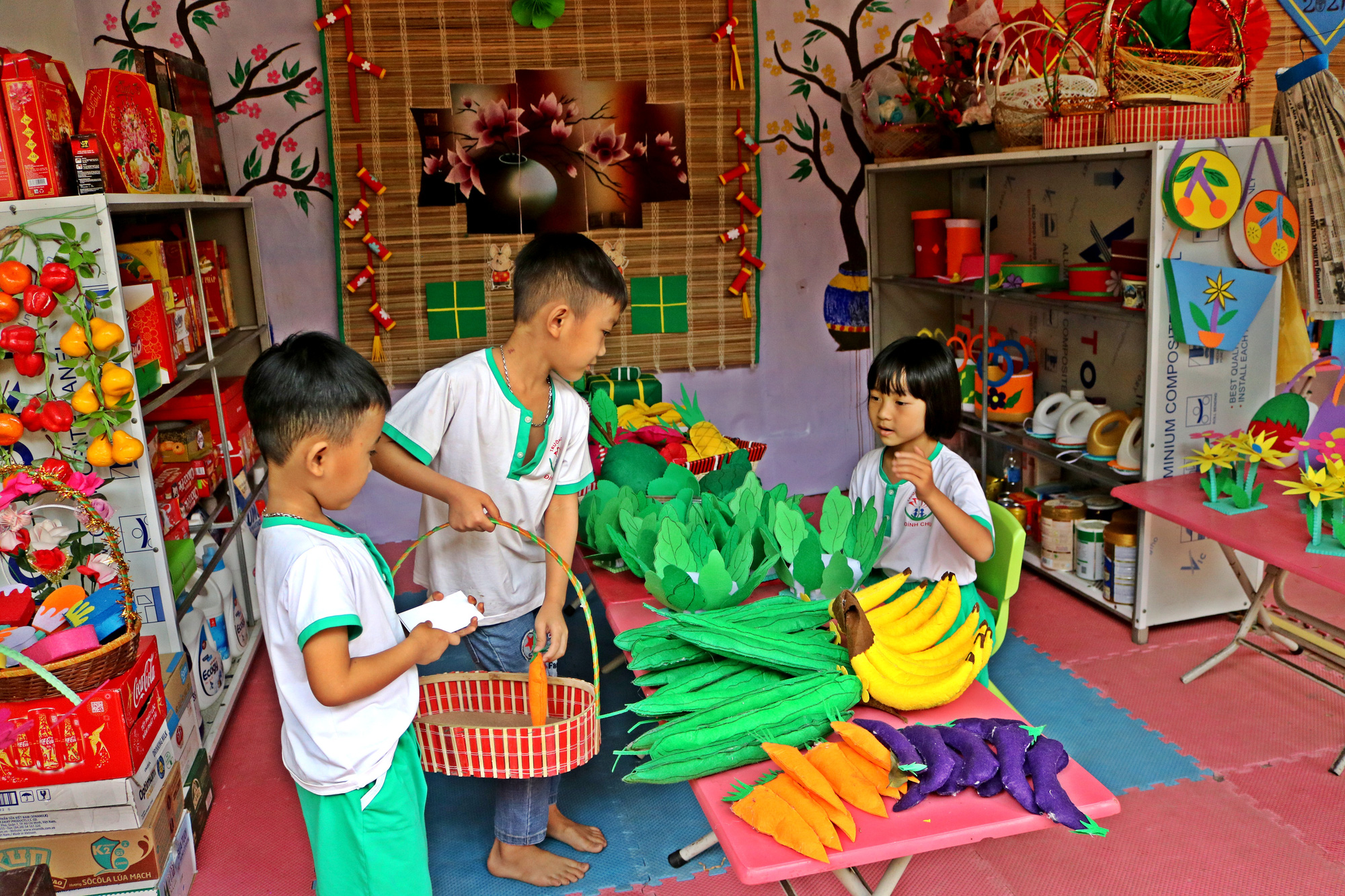 Lập Thạch tăng cường chăm sóc và trợ giúp trẻ em có hoàn cảnh đặc biệt khó khăn dựa vào cộng đồng - Ảnh 1. Lập Thạch tăng cường chăm sóc và trợ giúp trẻ em có hoàn cảnh đặc biệt khó khăn dựa vào cộng đồng - Ảnh 1.