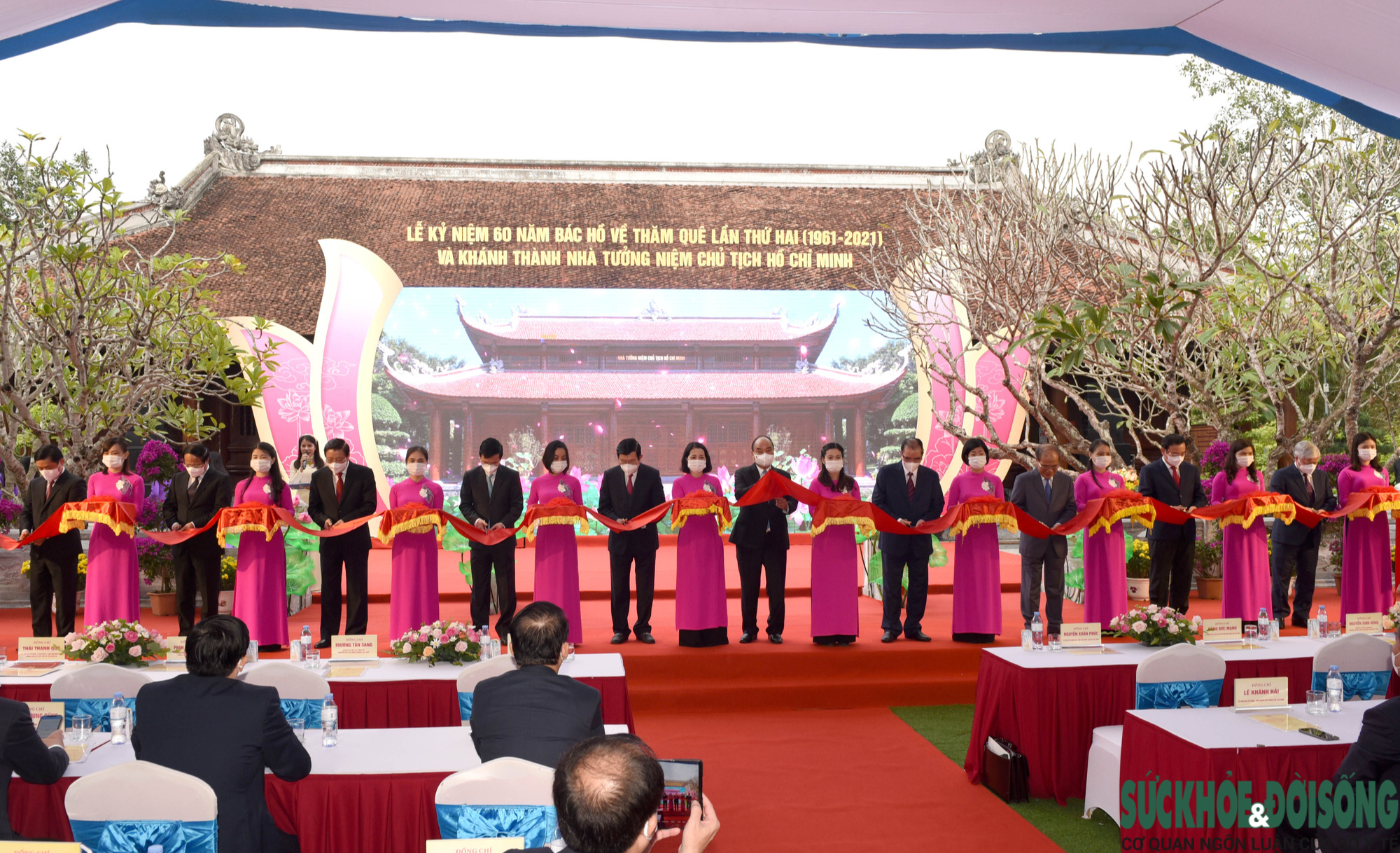 Nghệ An long trọng tổ chức Lễ kỷ niệm 60 năm Bác Hồ về thăm quê lần thứ hai - Ảnh 6.