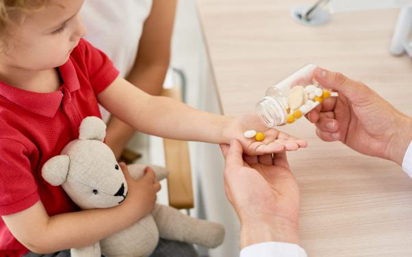 Dược sĩ chỉ cách sử dụng kháng sinh đúng ở trẻ nhỏ