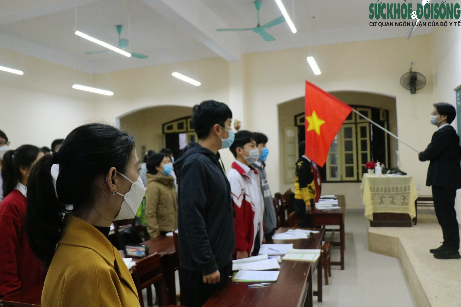 Thừa Thiên Huế: Học sinh THPT trở lại trường học tập trung - Ảnh 4.