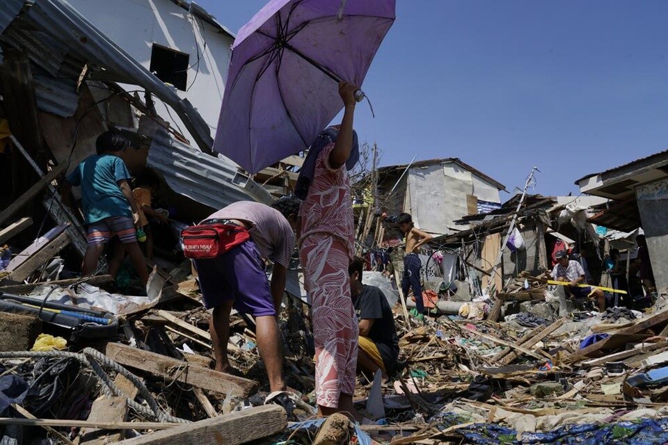 Siêu bão Rai hoành hành tại Philippines, ít nhất 208  người thiệt mạng  - Ảnh 2.