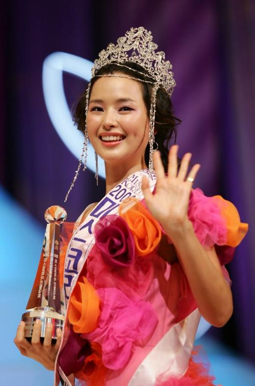 Honey Lee - 'hoa hậu đẹp nhất Hàn Quốc' kết hôn nhờ... mai mối