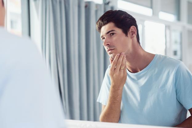 Mùa hanh khô, nam giới nên chăm sóc da thế nào?