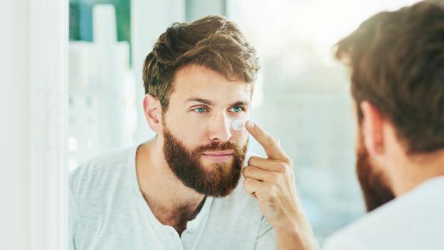 Mùa hanh khô, nam giới nên chăm sóc da thế nào?