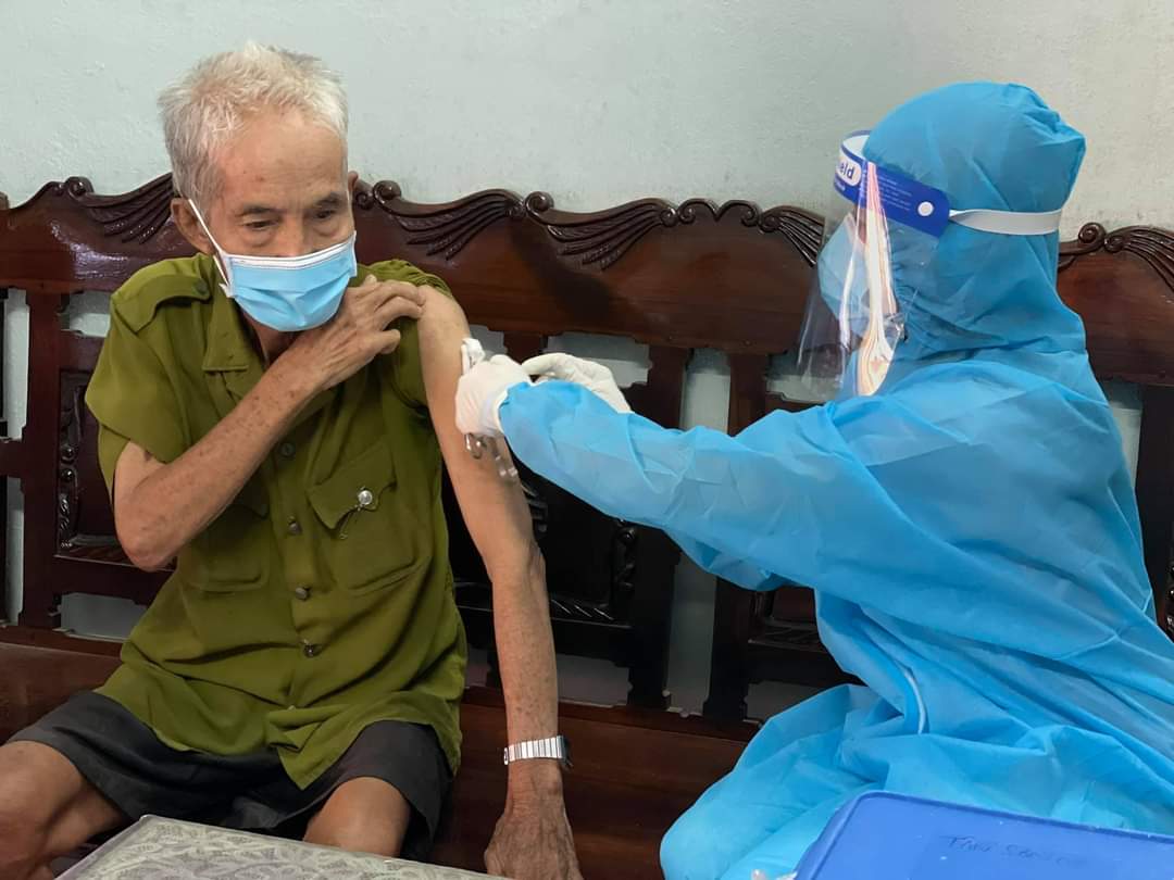 Bộ trưởng Bộ Y tế yêu cầu tăng cường phòng chống dịch; tổ chức tiêm vét vaccine phòng COVID-19 - Ảnh 1.