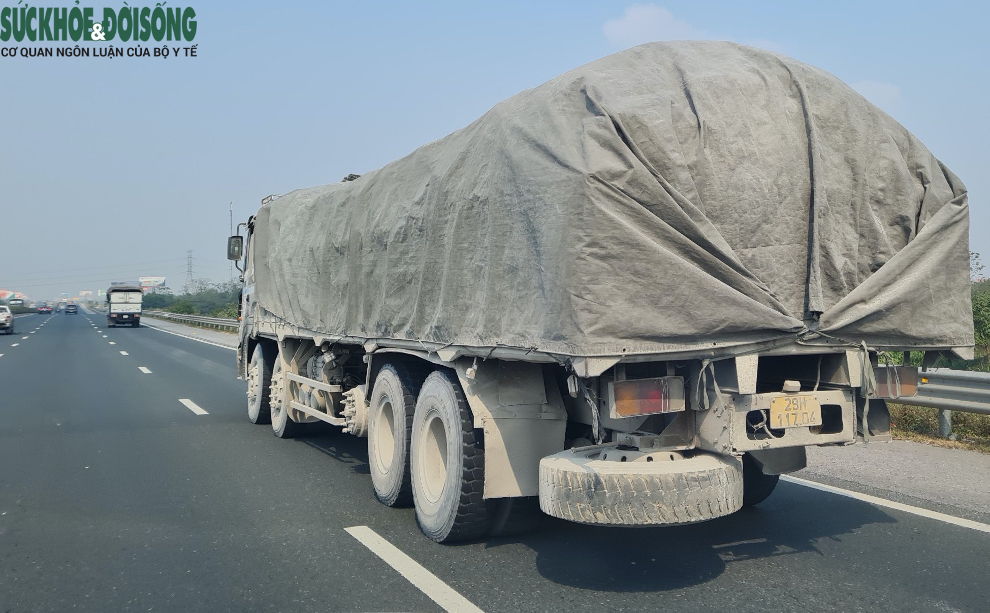 Xe quá khổ, quá tải ‘tung hoành’ trên cao tốc Pháp Vân - Cầu Giẽ - Ảnh 9.