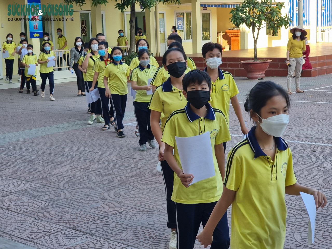 Hải Phòng đồng loạt tiêm mũi 2 ngừa COVID-19 cho học sinh trong tuổi chỉ định - Ảnh 2.