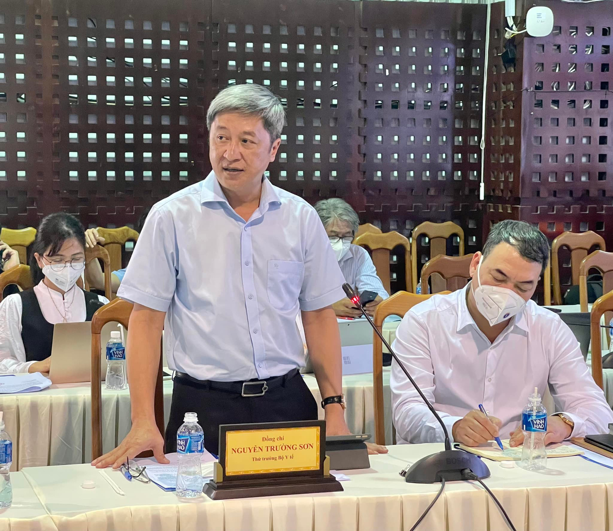 Thứ trưởng Nguyễn Trường Sơn phát biểu tại cuộc họp với BCĐ phòng chống dịch tỉnh Tây Ninh