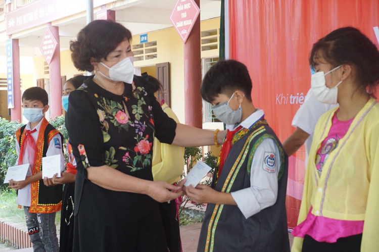 Phú Thọ ưu tiên hàng đầu chăm sóc trẻ em có hoàn cảnh đặc biệt - Ảnh 2. Phú Thọ ưu tiên hàng đầu chăm sóc trẻ em có hoàn cảnh đặc biệt - Ảnh 2.