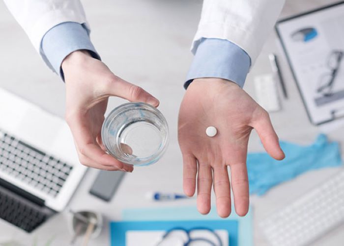 Khi dùng aspirin cần thận trọng thế nào? - Ảnh 3.