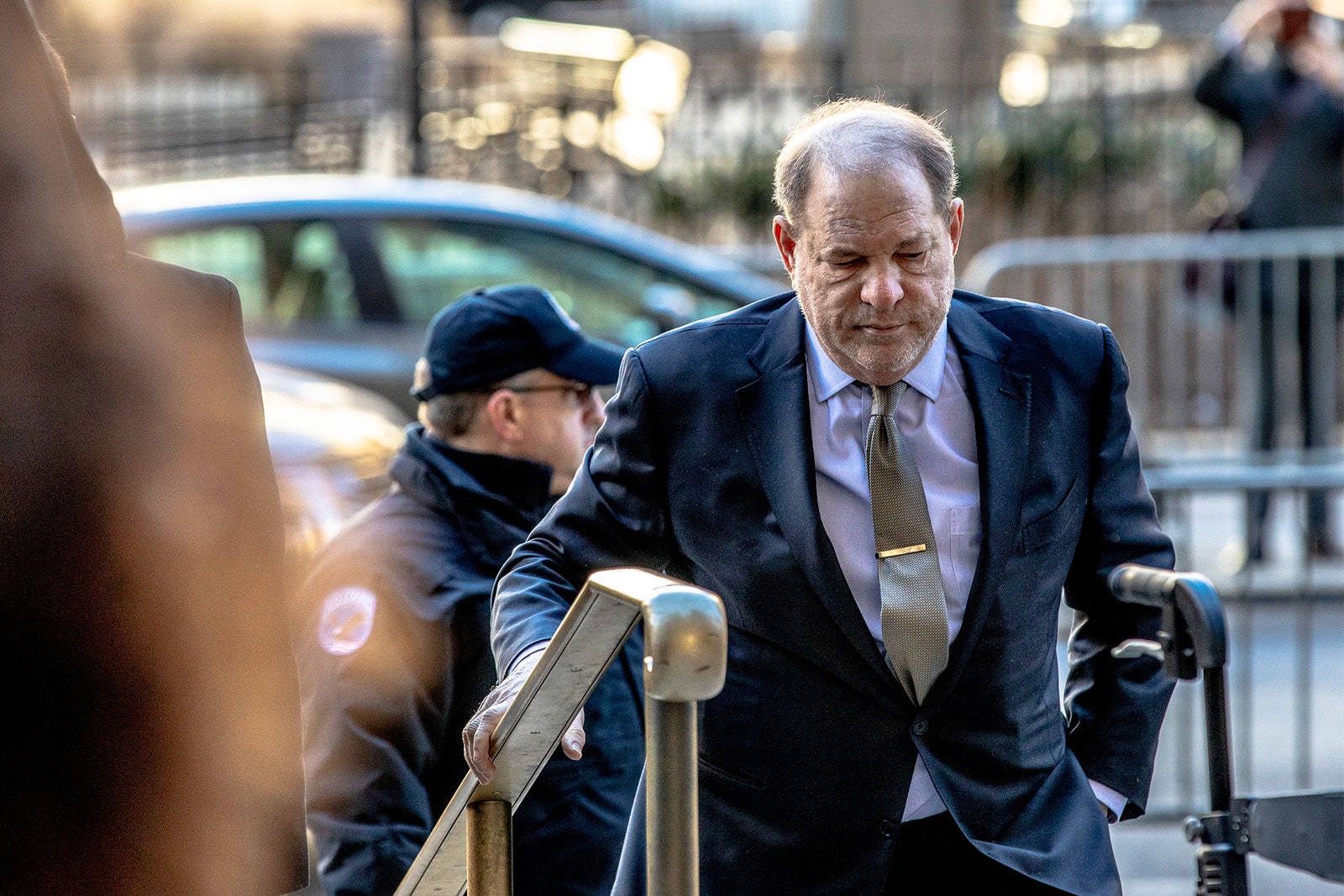 Harvey Weinstein, ‘ông trùm’ Hollywood đối mặt với 40 năm tù - Ảnh 1.