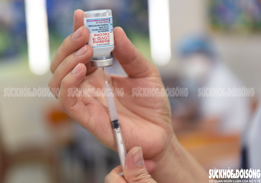 Nghệ An triển khai chiến dịch tiêm vắc xin phòng COVID-19 đợt 4 - Ảnh 10.