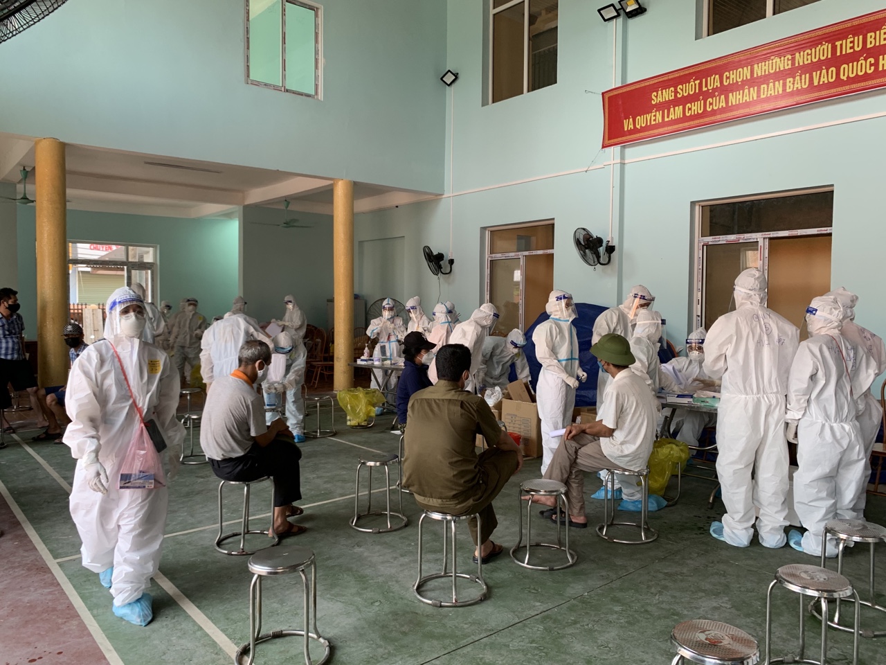 Diễn biến dịch ngày 30/5: Không để dịch COVID-19 ở Bắc Giang, Bắc Ninh lây ra vùng an toàn khác - Ảnh 14. Diễn biến dịch ngày 30/5: Không để dịch COVID-19 ở Bắc Giang, Bắc Ninh lây ra vùng an toàn khác - Ảnh 14.