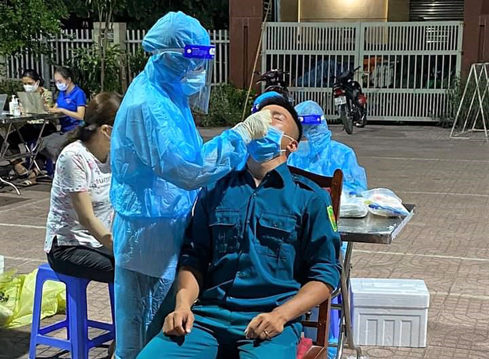 Diễn biến dịch ngày 2/7: Nghệ An dừng cách ly xã hội; TP.HCM chống dịch theo từng địa bàn - Ảnh 2.