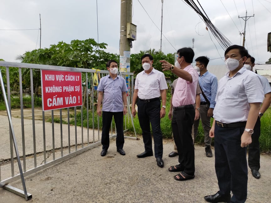 Diễn biến dịch ngày 14/7: TP. Hồ Chí Minh ghi nhận 2.229 ca mắc COVID-19 trong 24 giờ  - Ảnh 4.