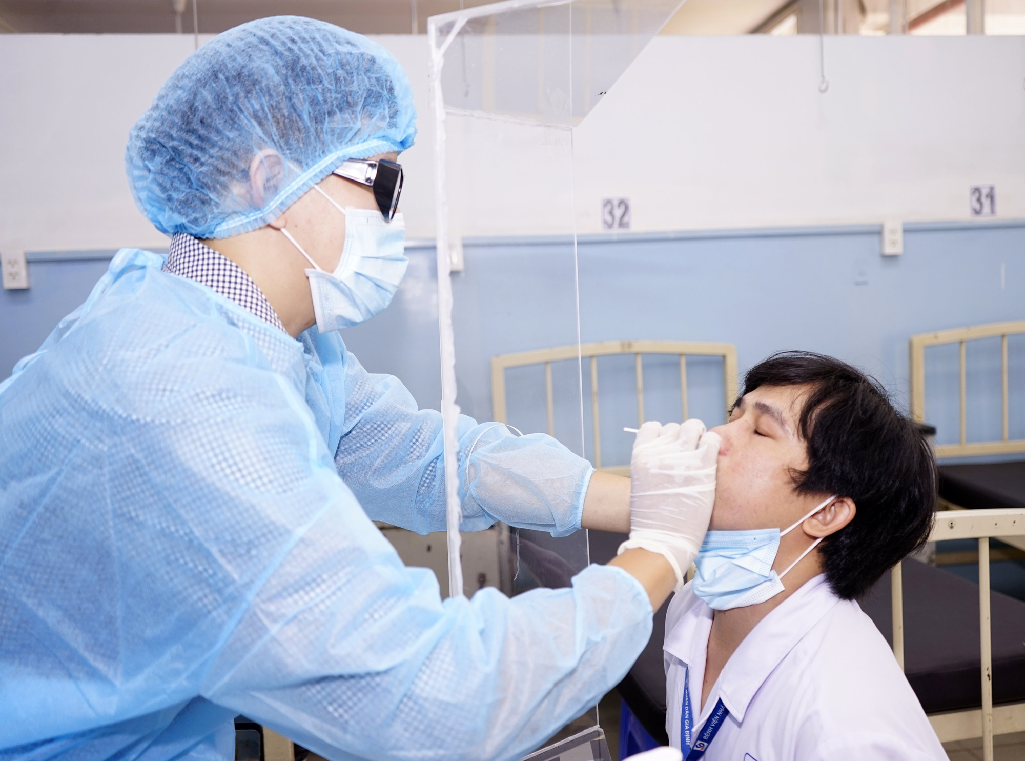 Diễn biến dịch ngày 12/6: Việt Nam ghi nhận 261 bệnh nhân mắc COVID-19 trong ngày - Ảnh 2. Diễn biến dịch ngày 12/6: Việt Nam ghi nhận 261 bệnh nhân mắc COVID-19 trong ngày - Ảnh 2.
