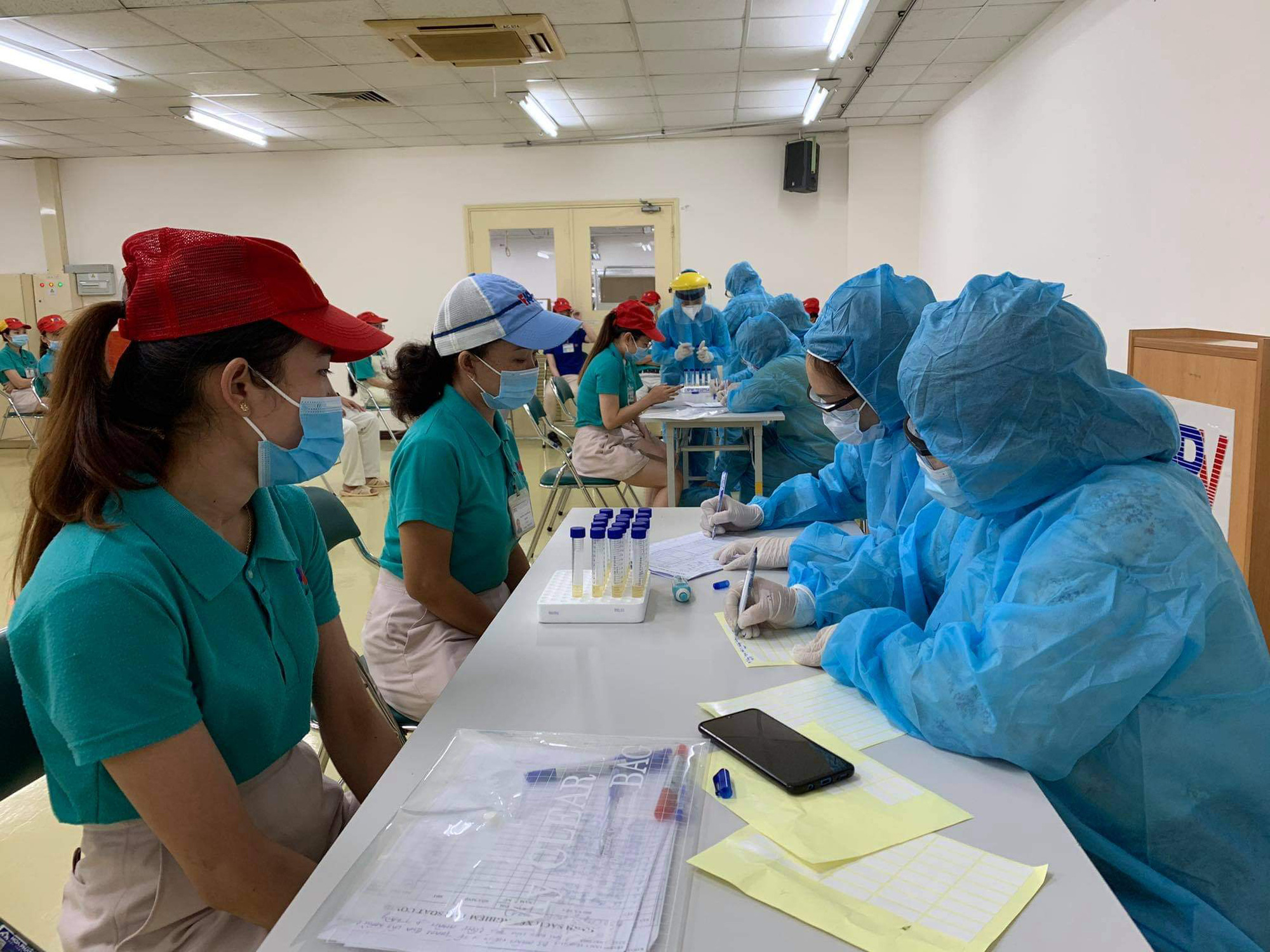Diễn biến dịch ngày 11/6: Việt Nam phê duyệt thử nghiệm giai đoạn 3 vắc xin phòng COVID-19 Nano Covax trên diện rộng - Ảnh 11. Diễn biến dịch ngày 11/6: Việt Nam phê duyệt thử nghiệm giai đoạn 3 vắc xin phòng COVID-19 Nano Covax trên diện rộng - Ảnh 11.