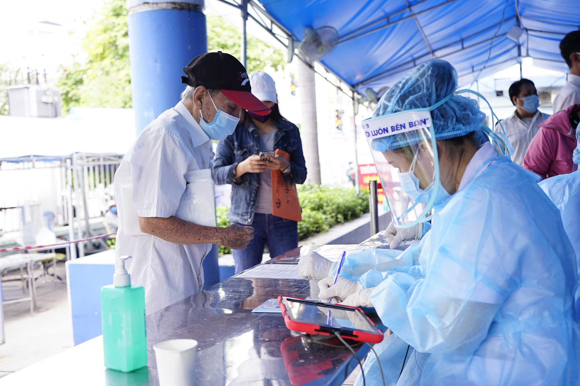 Diễn biến dịch ngày 20/6: Việt Nam ghi nhận 311 ca mắc mới  - Ảnh 3.