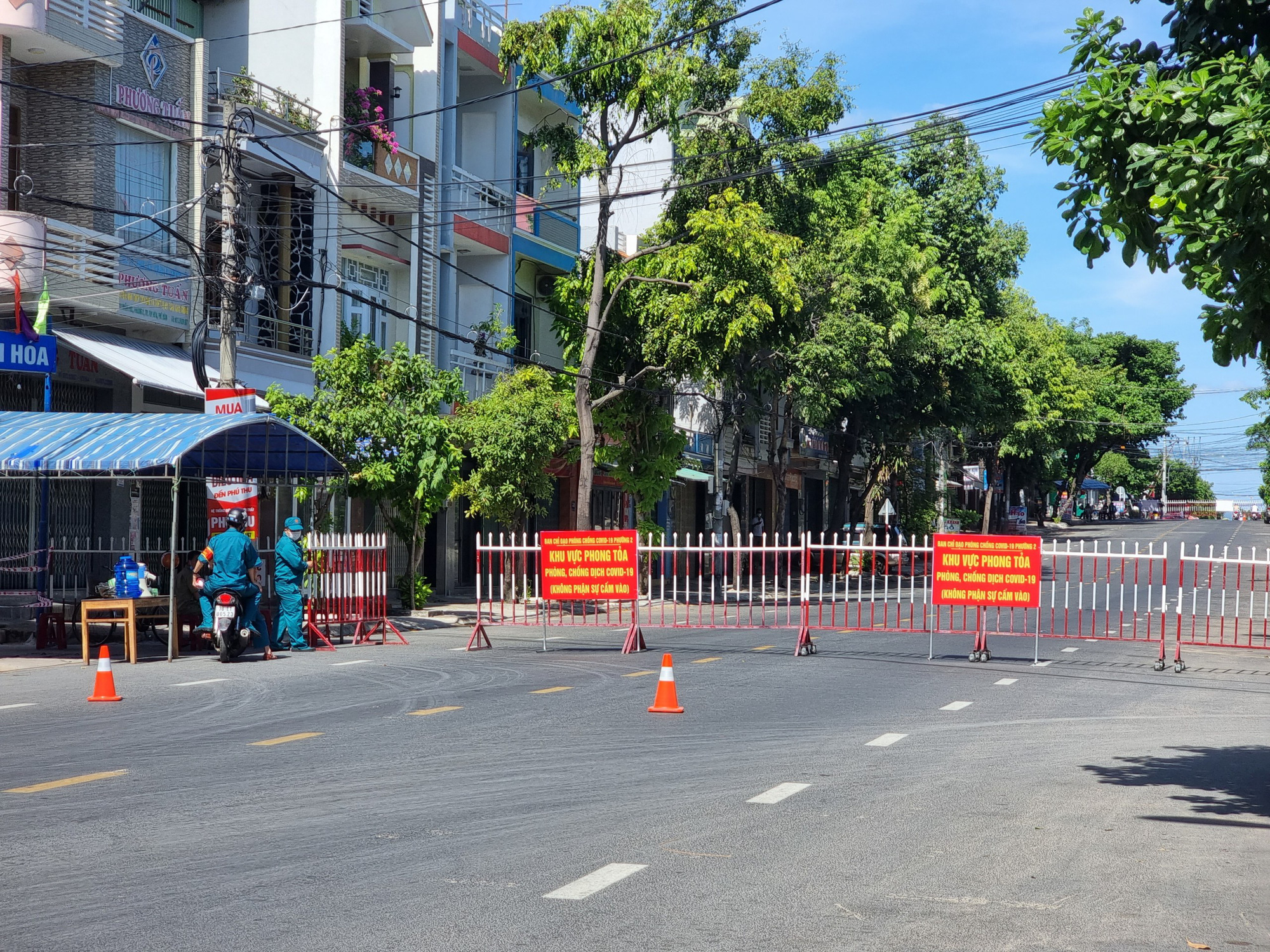 Diễn biến dịch ngày 25/6: Cách ly y tế tạm thời toàn bộ Bệnh viện Đa khoa Sa Đéc - Ảnh 5. Diễn biến dịch ngày 25/6: Cách ly y tế tạm thời toàn bộ Bệnh viện Đa khoa Sa Đéc - Ảnh 5.