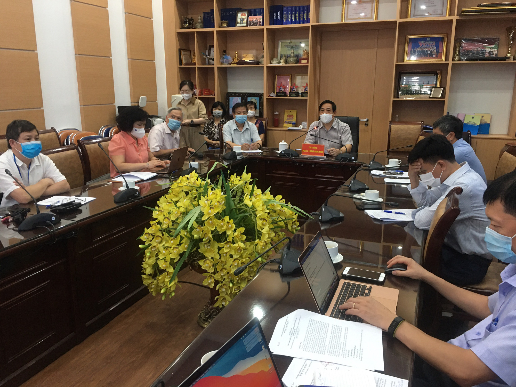 Y tế Diễn biến dịch ngày 2/6: Nhiều đơn vị y tế tiếp tục đến Bắc Giang hỗ trợ dập dịch  - Ảnh 6.