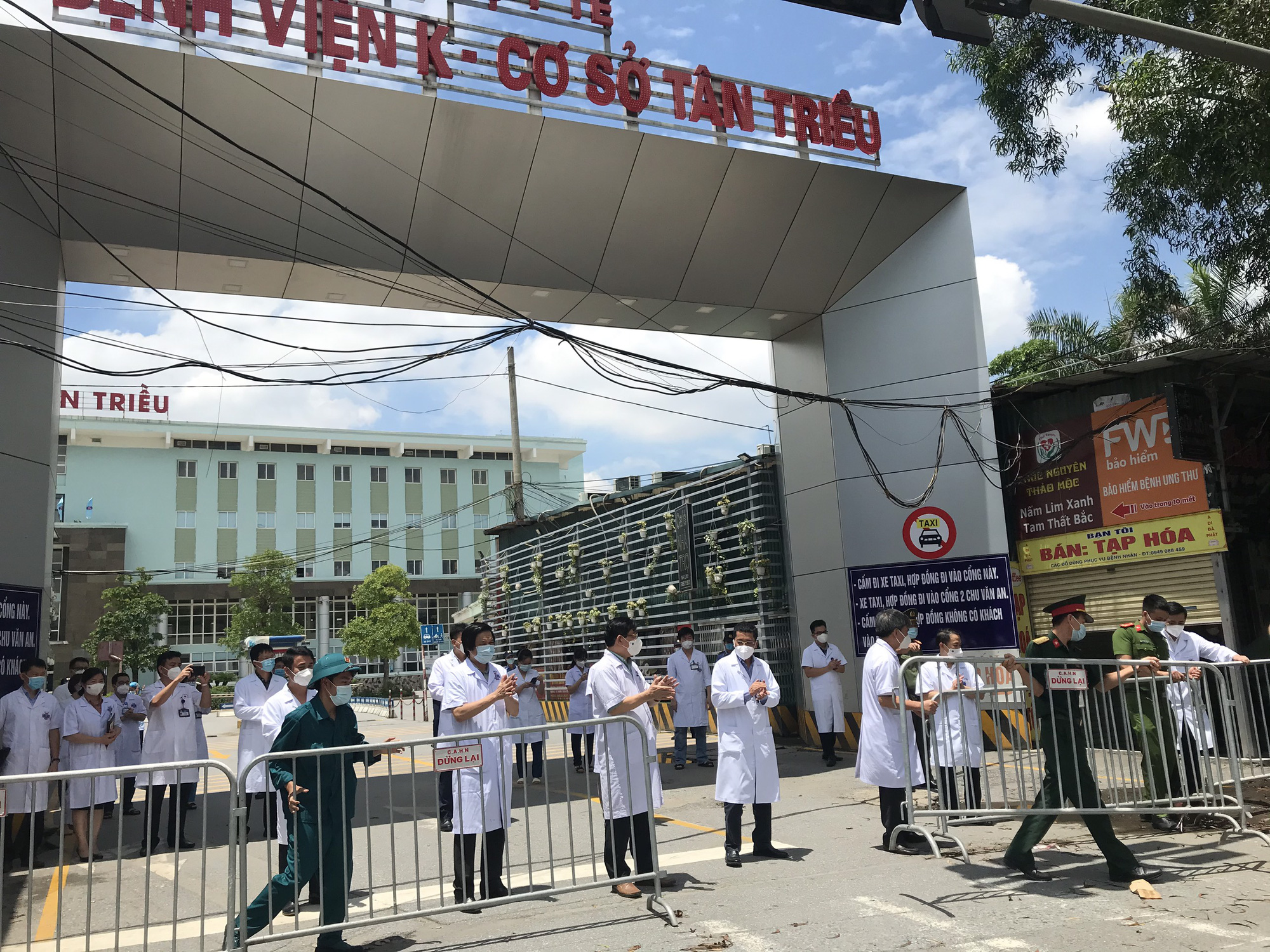 Diễn biến dịch ngày 14/6: 179 bệnh nhân COVID-19 ở Bắc Giang được xuất viện trong ngày 14/6 - Ảnh 5. Diễn biến dịch ngày 14/6: 179 bệnh nhân COVID-19 ở Bắc Giang được xuất viện trong ngày 14/6 - Ảnh 5.