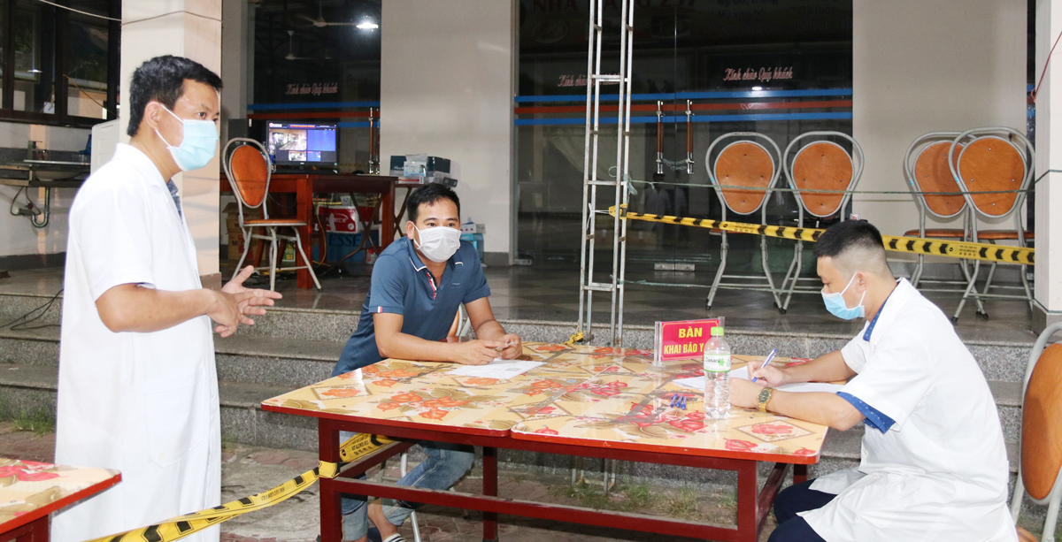Y tế Diễn biến dịch ngày 2/6: Nhiều đơn vị y tế tiếp tục đến Bắc Giang hỗ trợ dập dịch  - Ảnh 10.