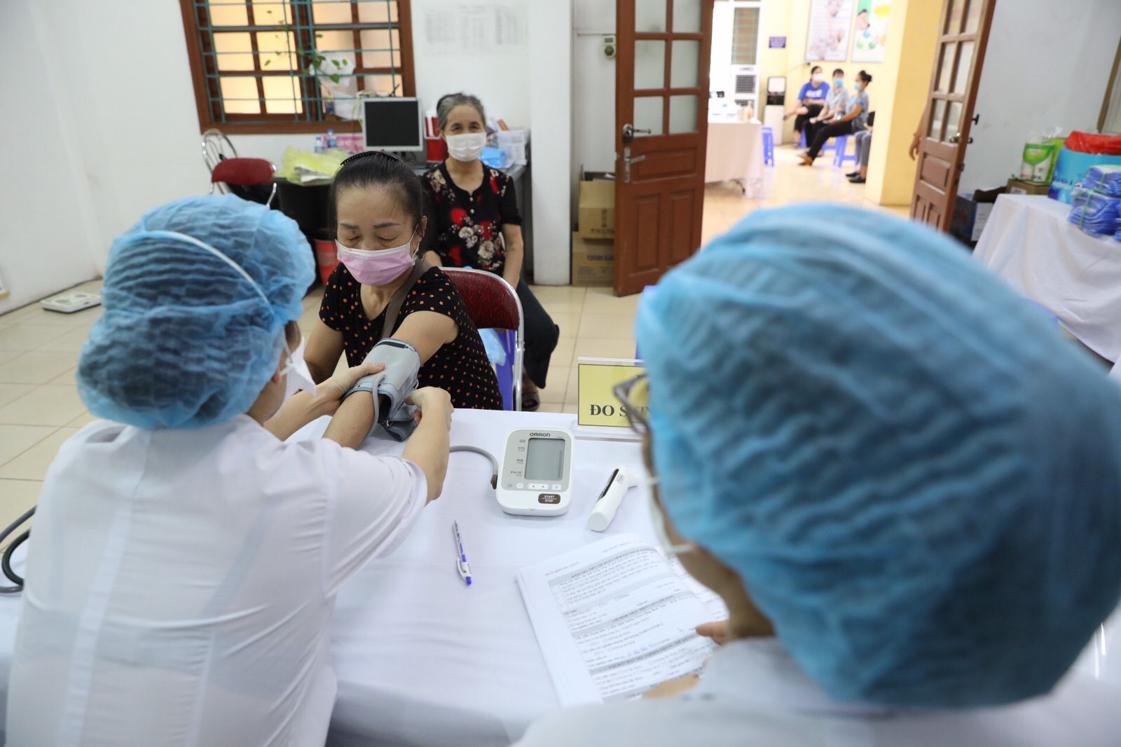 Diễn biến dịch ngày 2/7: Nghệ An dừng cách ly xã hội; TP.HCM chống dịch theo từng địa bàn - Ảnh 8.