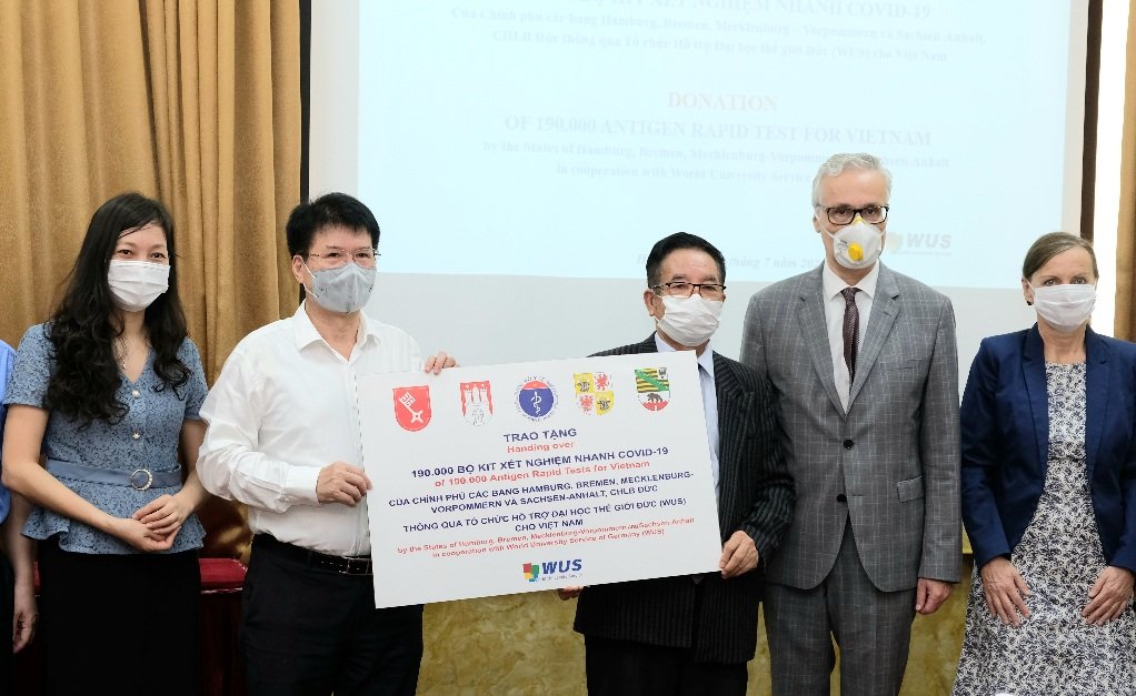 Diễn biến dịch ngày 2/7: Nghệ An dừng cách ly xã hội; TP.HCM chống dịch theo từng địa bàn - Ảnh 4.