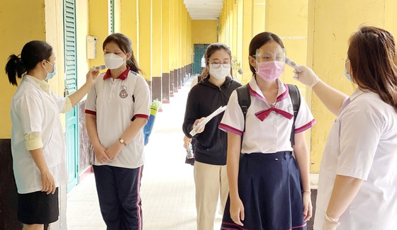 Diễn biến dịch ngày 17/7: “Tuyệt đối không để các y bác sĩ trên tuyến đầu thiếu vật tư, trang thiết bị y tế chống dịch”  - Ảnh 10.
