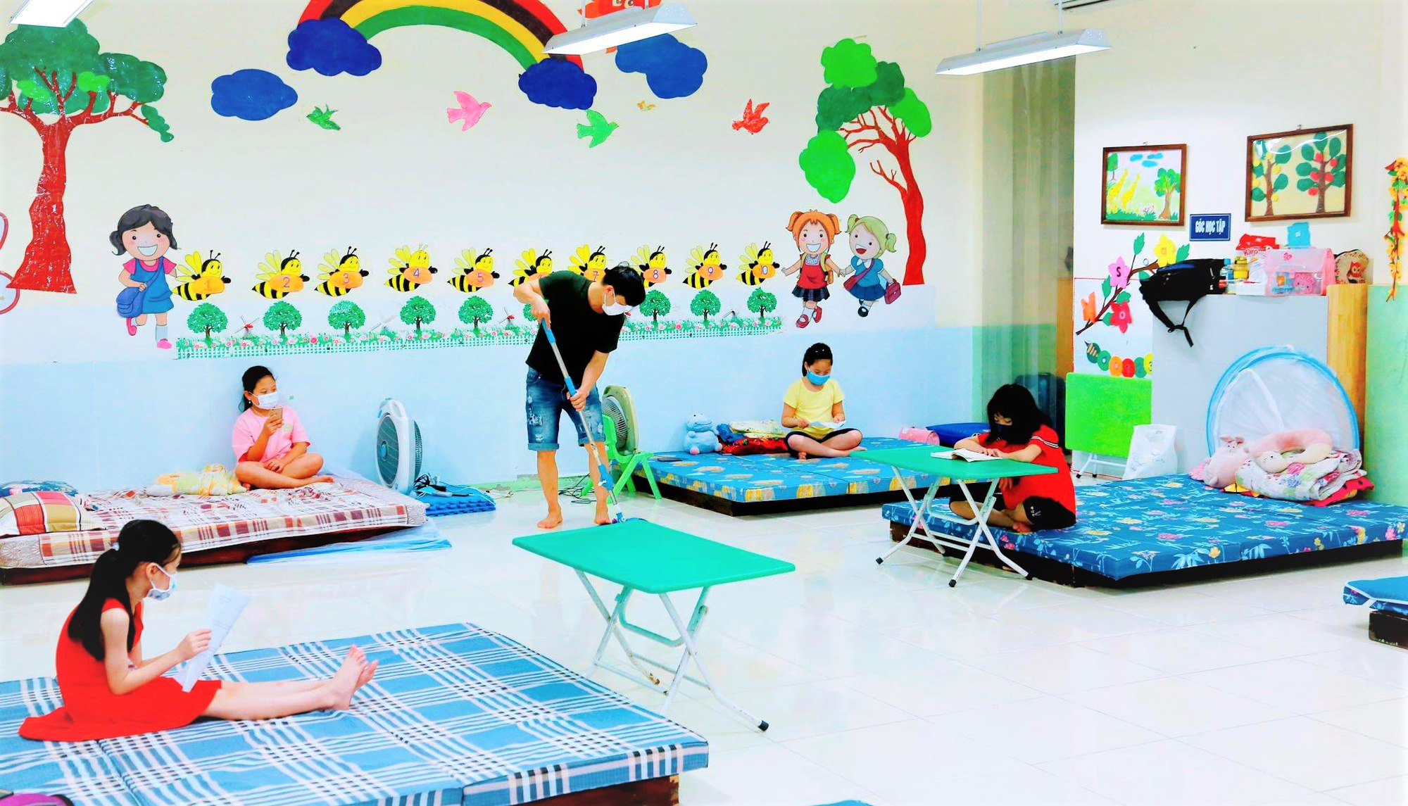 Diễn biến dịch ngày 30/5: Không để dịch COVID-19 ở Bắc Giang, Bắc Ninh lây ra vùng an toàn khác - Ảnh 8. Diễn biến dịch ngày 30/5: Không để dịch COVID-19 ở Bắc Giang, Bắc Ninh lây ra vùng an toàn khác - Ảnh 8.