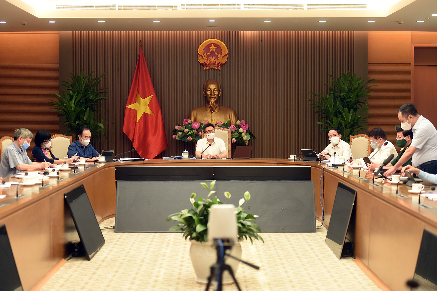 Diễn biến dịch ngày 23/6: Số ca mắc COVID-19 trong ngày tiếp tục giảm, có thêm 138 bệnh nhân ra viện - Ảnh 1. Diễn biến dịch ngày 23/6: Số ca mắc COVID-19 trong ngày tiếp tục giảm, có thêm 138 bệnh nhân ra viện - Ảnh 1.
