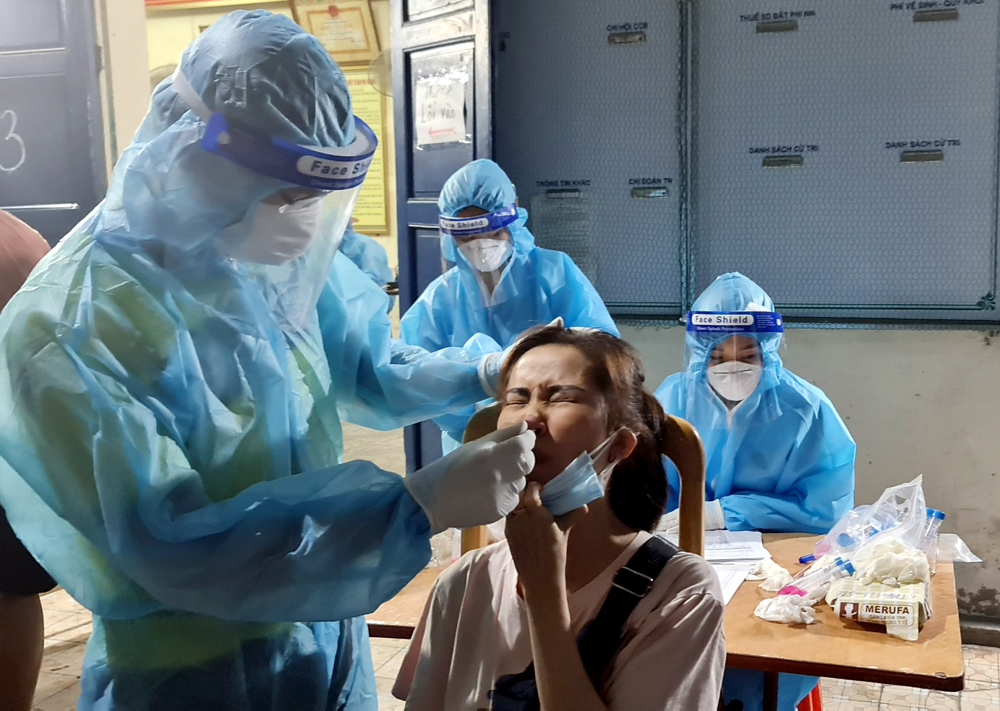 Diễn biến dịch ngày 25/6: Cách ly y tế tạm thời toàn bộ Bệnh viện Đa khoa Sa Đéc - Ảnh 12. Diễn biến dịch ngày 25/6: Cách ly y tế tạm thời toàn bộ Bệnh viện Đa khoa Sa Đéc - Ảnh 12.