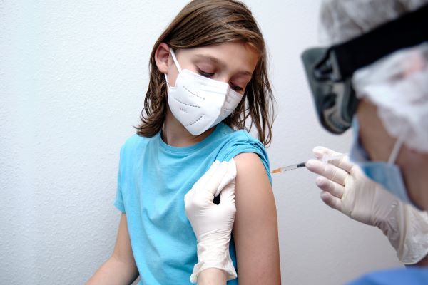 Tiêm vaccine không làm trẻ tăng nguy cơ mắc bệnh dị ứng và hen suyễn  - Ảnh 1.