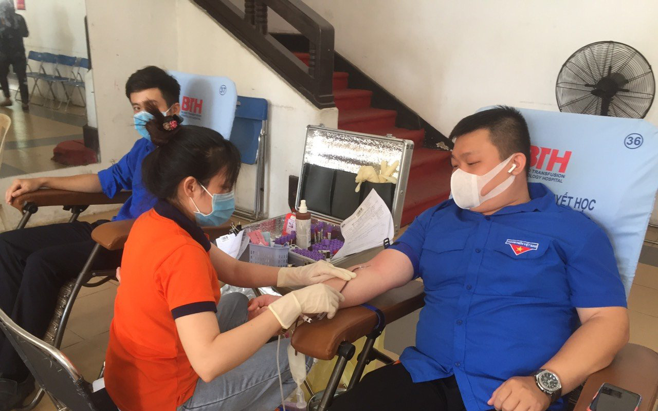 Thiếu máu điều trị, TP. HCM tạo 'luồng xanh' cho người tham gia hiến máu