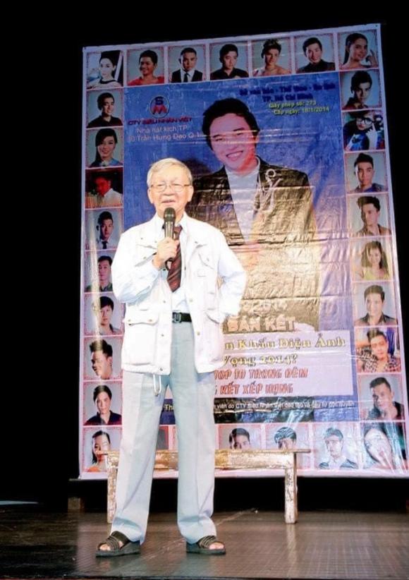 Đạo diễn Lê Văn Tĩnh, ca sĩ Việt Quang qua đời: Ngày buồn COVID-19 - Ảnh 1.