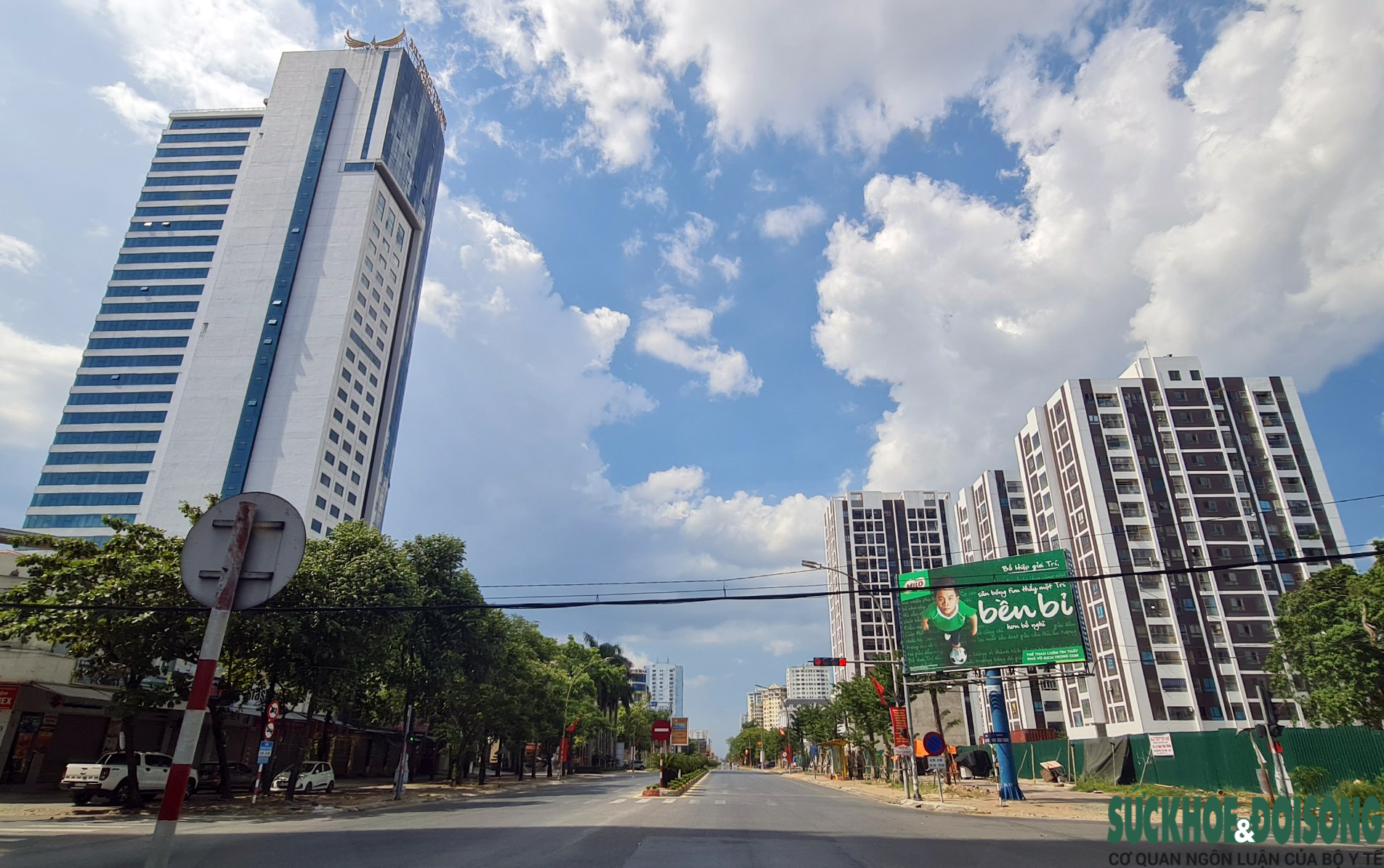 Người dân TP Vinh chấp hành nghiêm yêu cầu 'ai ở đâu ở yên đó' - Ảnh 1.