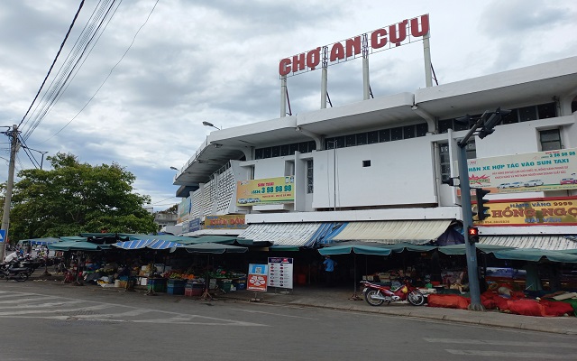 Huế bác thông tin giãn cách theo chỉ thị 16, khuyến cáo người dân không tích trữ hàng hóa - Ảnh 2.