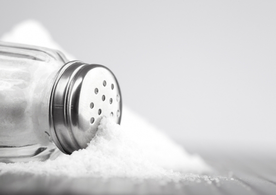 Sử dụng chất thay thế muối ăn thường giảm nguy cơ đột quỵ - Ảnh 1.