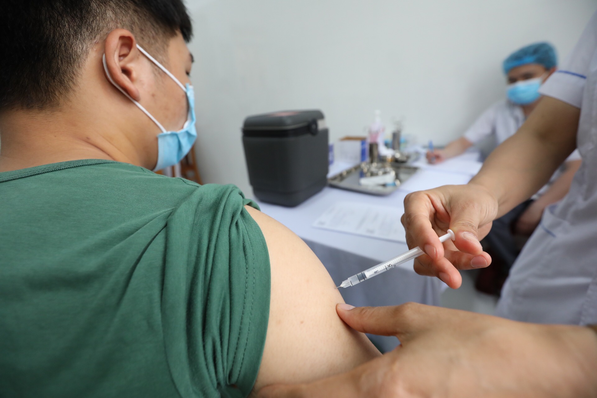Chiều 20/10: Đã phân bổ hơn 95,2 triệu liều vaccine phòng COVID-19; Quận Hải Châu- TP Đà Nẵng tìm người liên quan đến ca F0  - Ảnh 1.