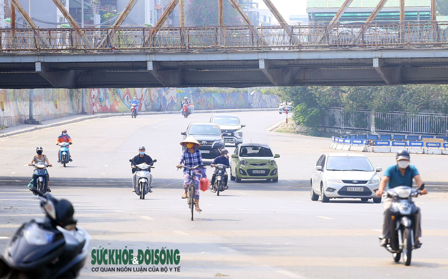 Đường phố Hà Nội ra sao trước khi hết giãn cách xã hội? - Ảnh 1.