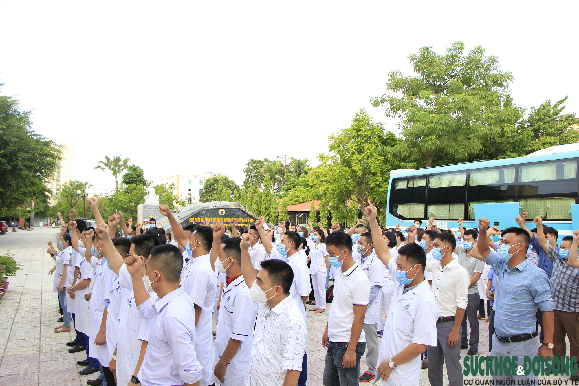 Thầy thuốc BV Phong-Da liễu TW Quỳnh Lập tăng viện hỗ trợ Miền Nam chống dịch - Ảnh 1.