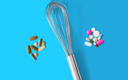 Uống vitamin mà không biết gì về tương tác thuốc chẳng khác gì 'con dao hai lưỡi'