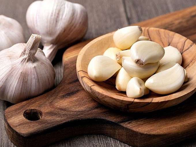 Người bệnh ung thư nên ăn tỏi mỗi ngày