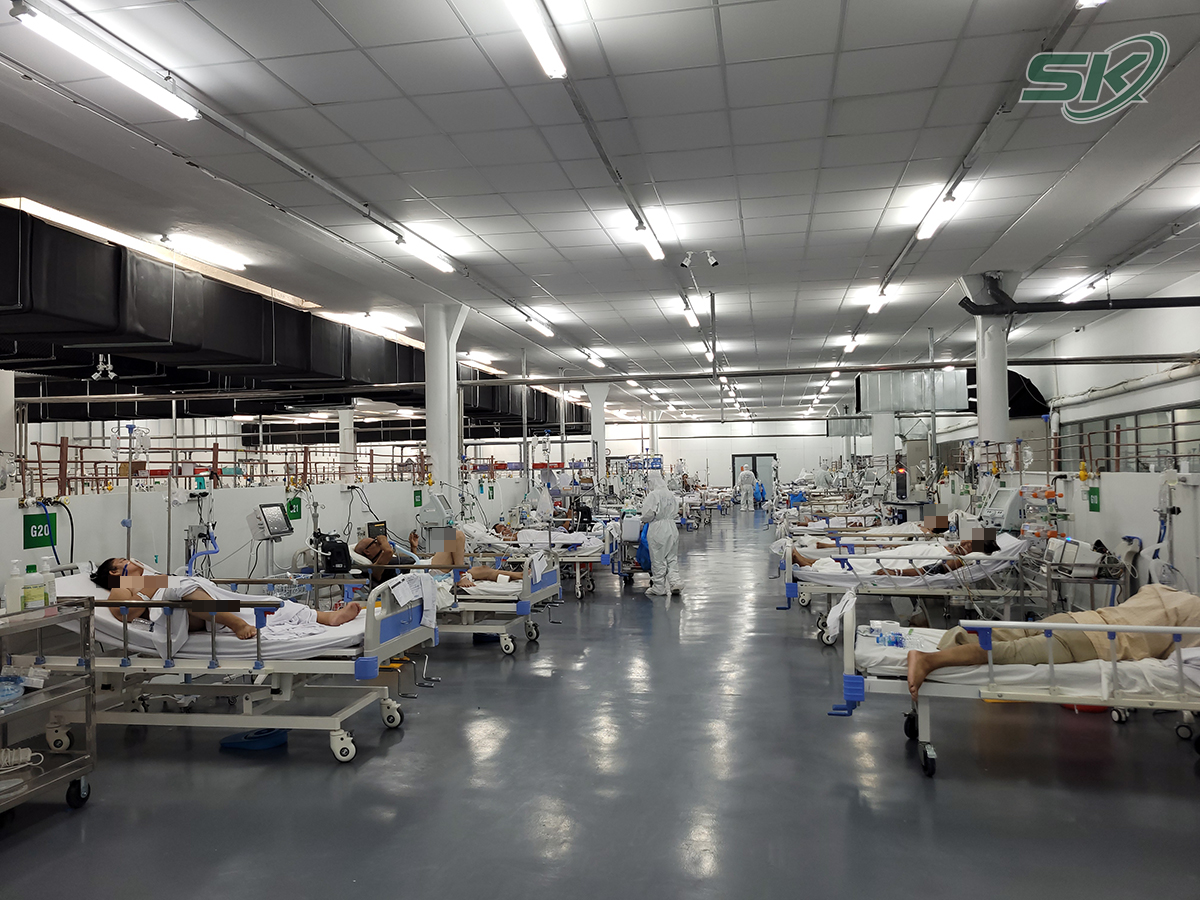 Bên trong khu điều trị hơn 300 bệnh nhân COVID-19 ở TP Hồ Chí Minh, người lo lắng tột cùng, người lại hạnh phúc đếm từng ngày khoảnh khắc được ra viện - Ảnh 1.