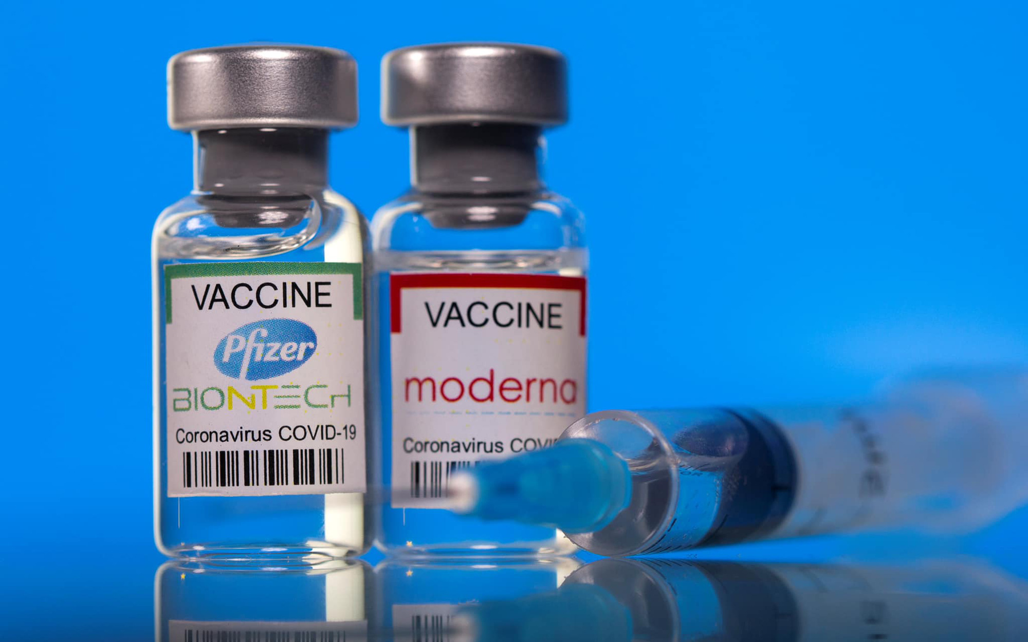 Bộ Y tế đề nghị các tỉnh, thành xem xét tiêm trộn vaccine COVID-19 Moderna và Pfizer 