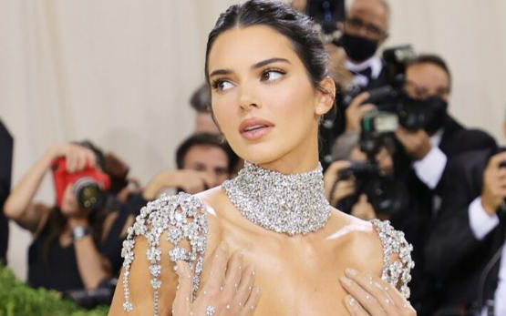 'Sao' làm đẹp: Kendall Jenner ăn gì, tập gì để trở thành siêu mẫu đắt giá nhất thế giới?