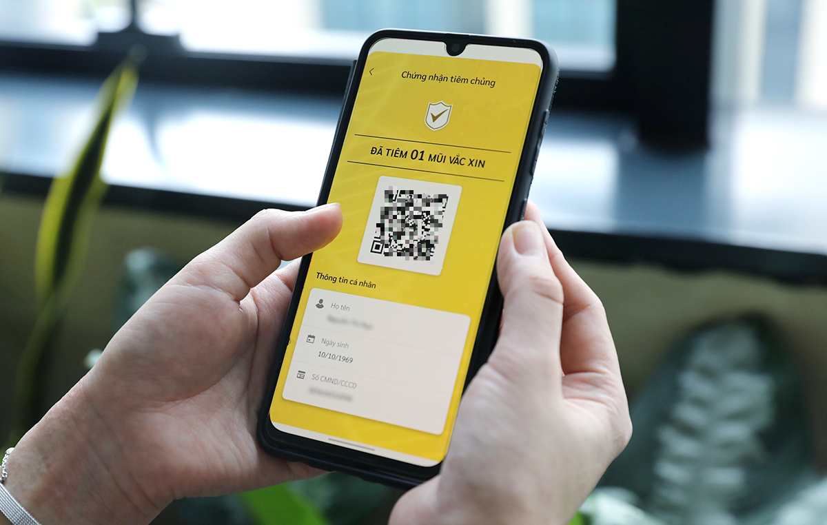 Tiêm một mũi vaccine có được cấp “thẻ xanh COVID”? - Ảnh 2.